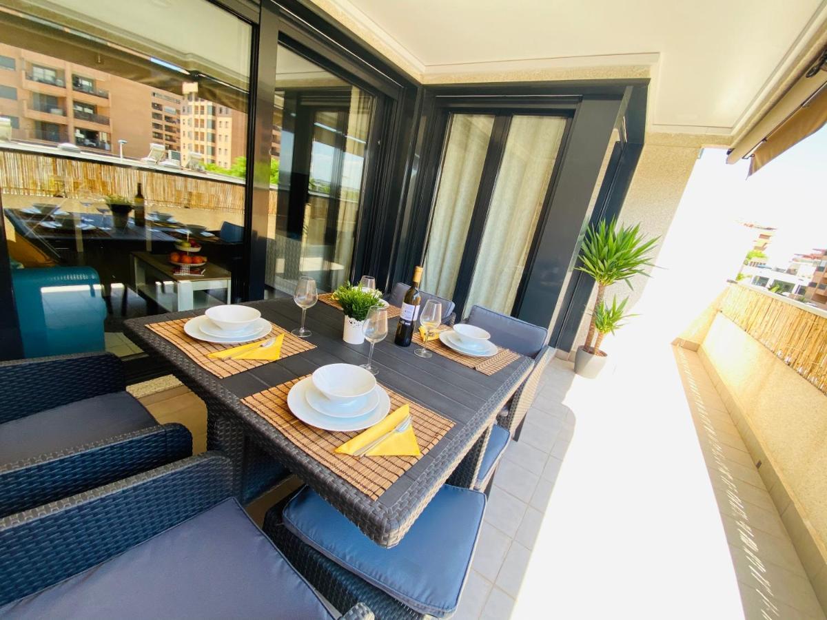 M & B Beach Apartment Валенсія Екстер'єр фото