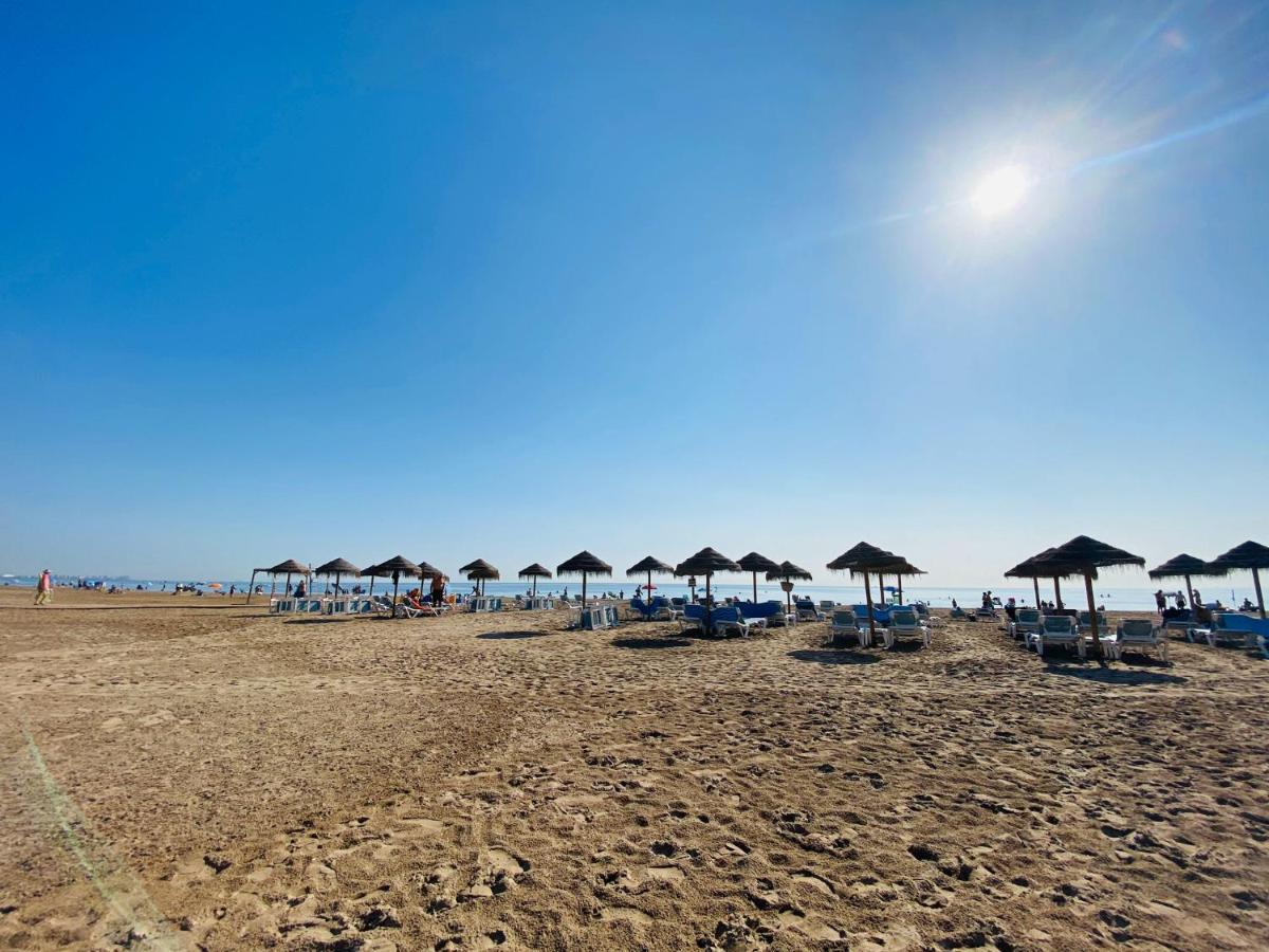 M & B Beach Apartment Валенсія Екстер'єр фото
